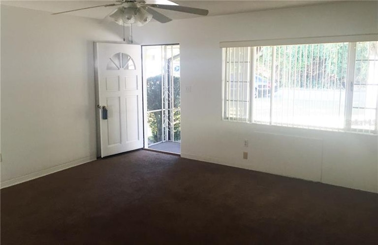 Photo 5 of 18 - 17 Palmetto Dr, Debary, FL 32713