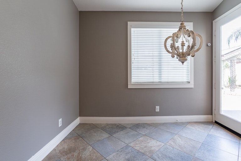 Photo 8 of 26 - 7406 Muir Ct, Highland, CA 92346