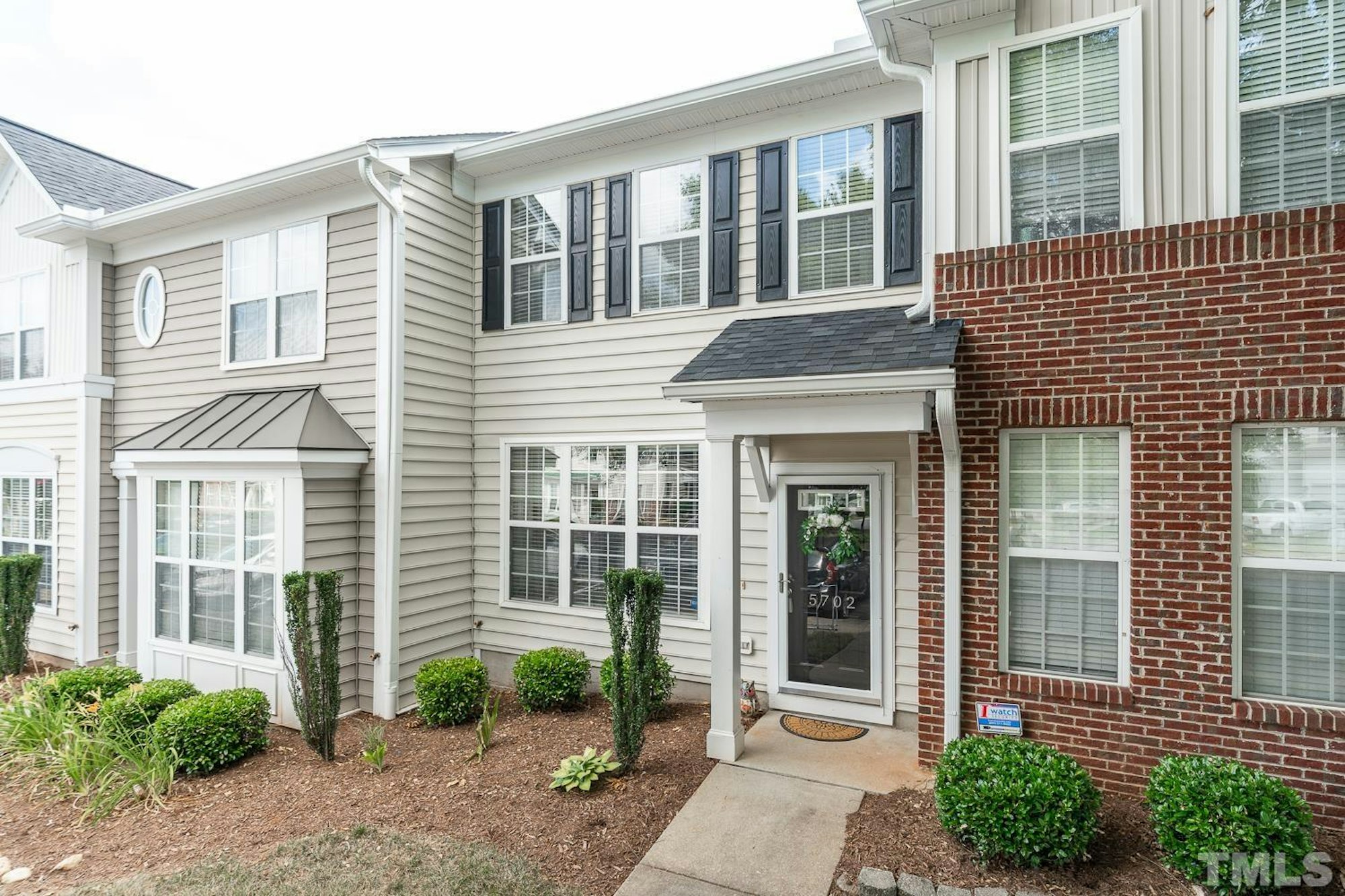Photo 1 of 24 - 5702 Corbon Crest Ln, Raleigh, NC 27612