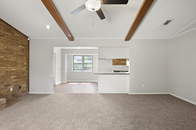 Photo 7 of 26 - 142 Bailey Dr, Desoto, TX 75115