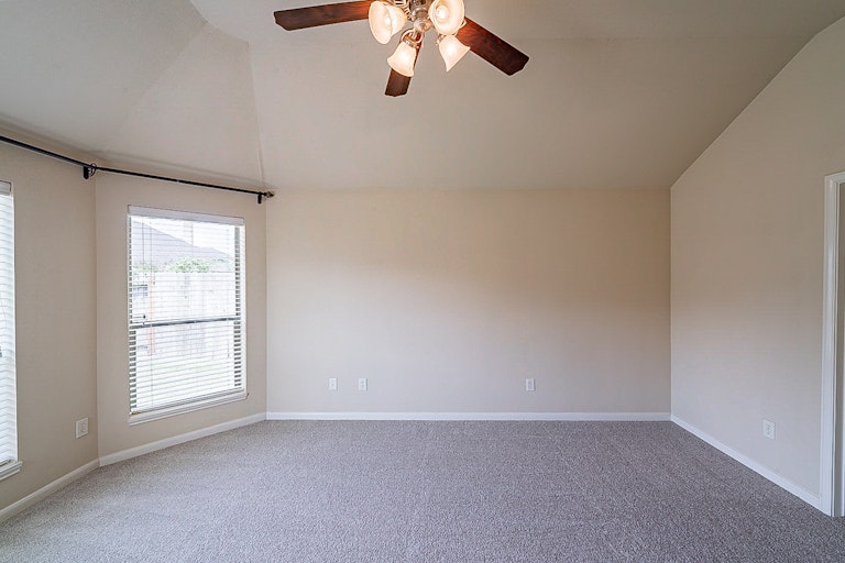 Photo 28 of 37 - 14727 Fountain Stone Ln, Humble, TX 77396