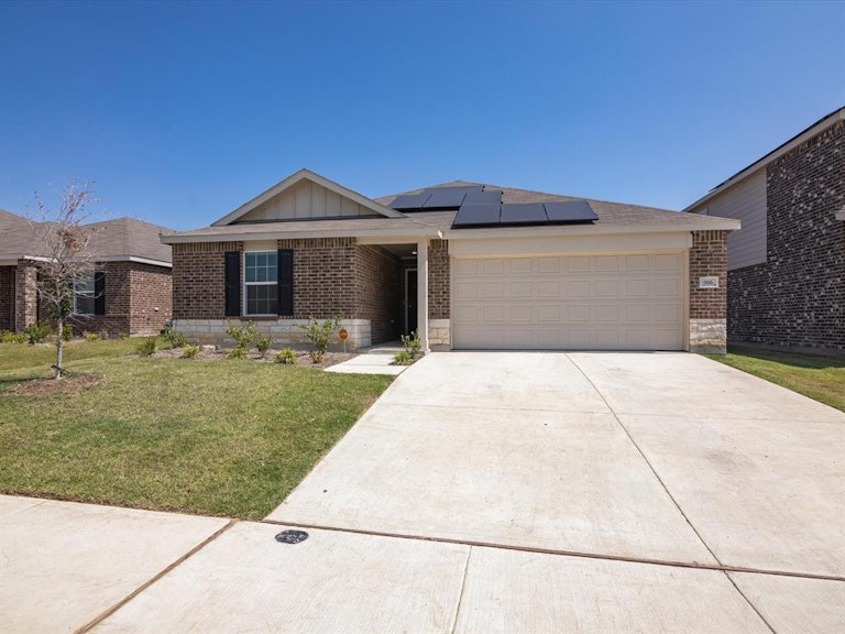 Photo 2 of 27 - 916 Shire Ave, Haslet, TX 76052