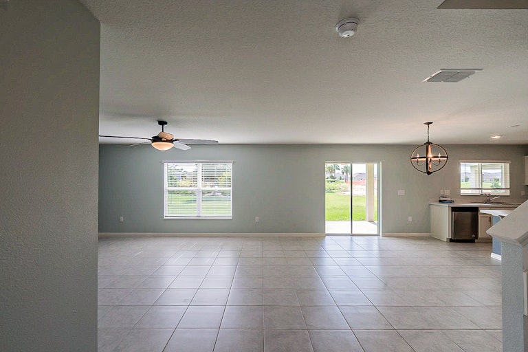 Photo 12 of 35 - 454 Sunfish Dr, Winter Haven, FL 33881