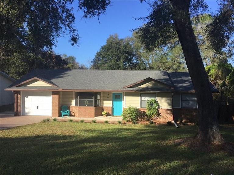 Photo 1 of 24 - 618 First Ave, Lady Lake, FL 32159