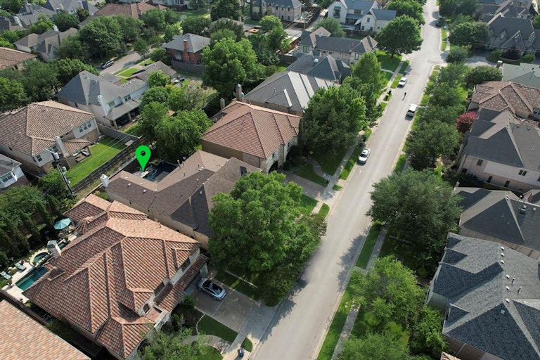 Photo 39 of 40 - 6624 Sondra Dr, Dallas, TX 75214
