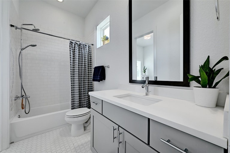 Photo 16 of 22 - 7321 Cordoba Dr, Austin, TX 78724