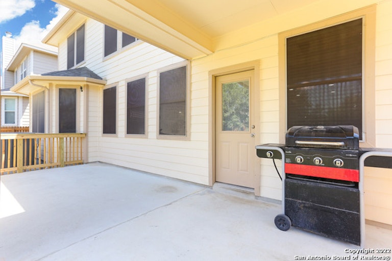 Photo 30 of 30 - 305 Tumbleweed Run, Cibolo, TX 78108