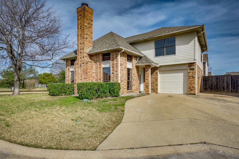 Photo 1 of 23 - 3434 Briaroaks Dr, Garland, TX 75044