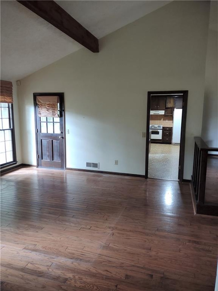 Photo 4 of 27 - 2416 Renny Ct, Marietta, GA 30066