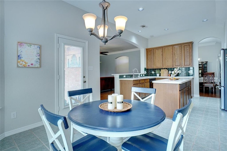 Photo 18 of 40 - 1509 Stone Bend Ln, Flower Mound, TX 75028