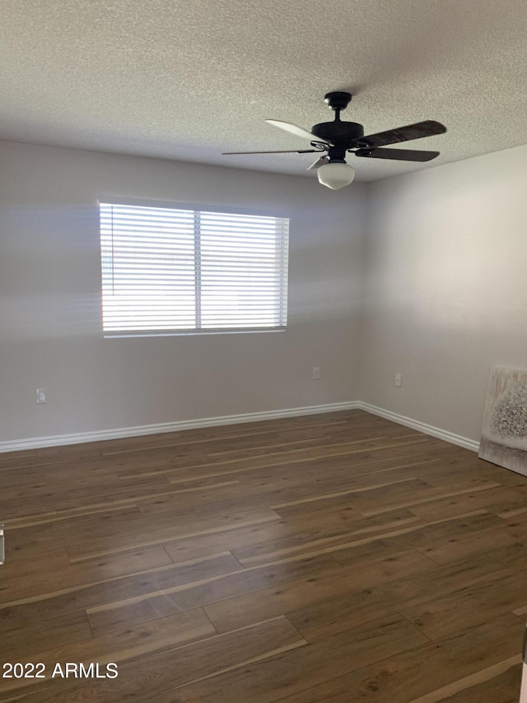 Photo 8 of 12 - 10605 W Coggins Dr, Sun City, AZ 85351