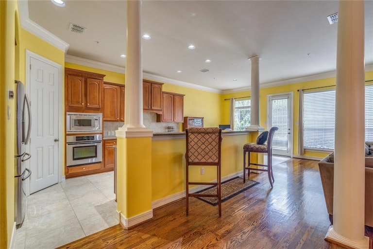 Photo 8 of 38 - 3933 Spring Garden Dr, Colleyville, TX 76034