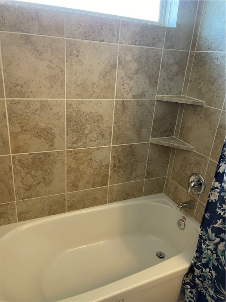 Photo 26 of 36 - 505 Sassafras St, Hutto, TX 78634