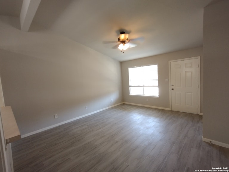 Photo 19 of 21 - 407 S Gevers St, San Antonio, TX 78203