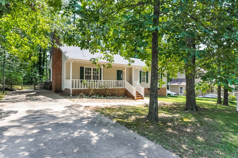 Photo 19 of 25 - 1408 Castalia Dr, Cary, NC 27513