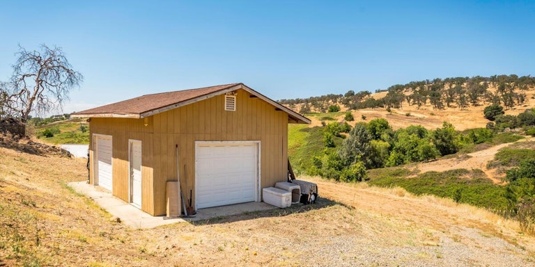 Photo 19 of 47 - 2191 Auburn Rd, Lincoln, CA 95648