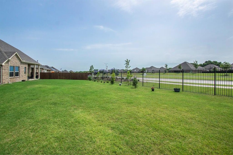 Photo 34 of 34 - 2221 Graham Rd, Anna, TX 75409