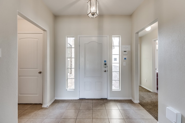 Photo 5 of 18 - 2508 Cumberland Trl, Balch Springs, TX 75181