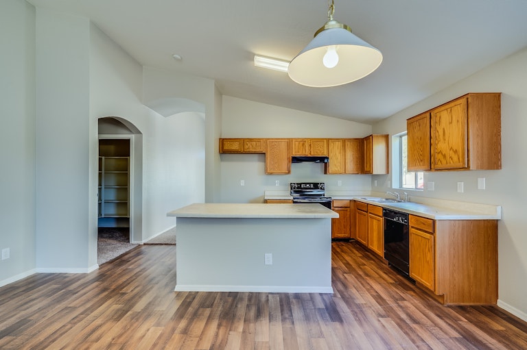 Photo 4 of 31 - 1803 S 105th Dr, Tolleson, AZ 85353