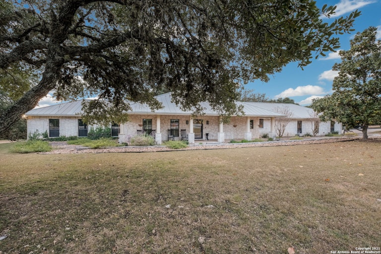 Photo 1 of 51 - 31925 Rolling Acres Trl, Boerne, TX 78015