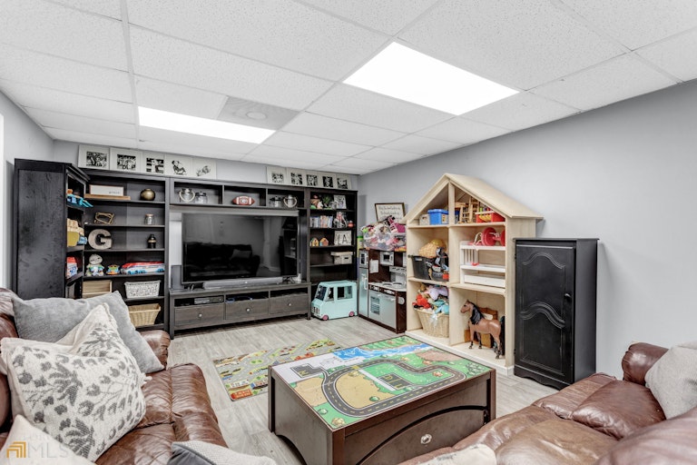 Photo 6 of 13 - 12 Sherwood Forest Dr, Douglasville, GA 30134