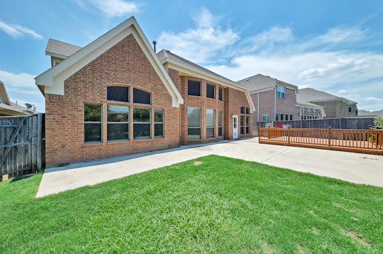 Photo 6 of 43 - 2740 Cape Pearl Dr, Grand Prairie, TX 75054