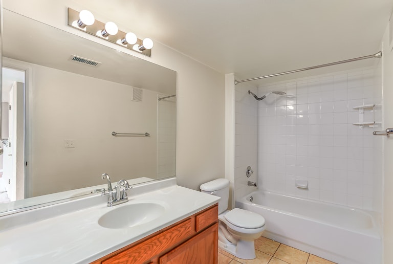 Photo 16 of 17 - 8615 W Berry Ave #204, Littleton, CO 80123