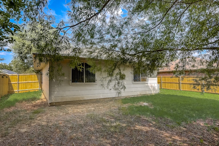 Photo 19 of 22 - 6814 Barrett Dr, Dallas, TX 75217