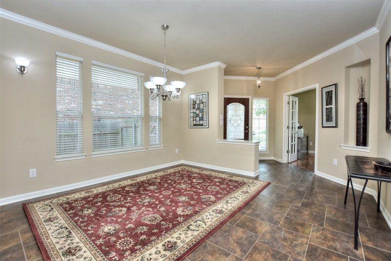 Photo 7 of 27 - 8020 Alophia Dr, Austin, TX 78739