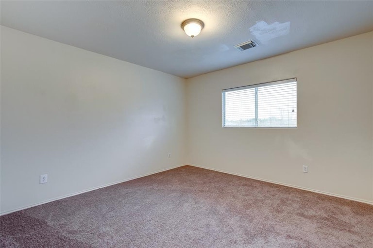 Photo 16 of 18 - 16807 Mission Ridge Ln, Houston, TX 77073