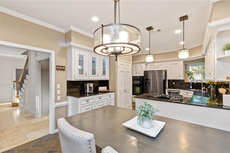 Photo 17 of 41 - 2715 Rustic Woods Dr, Kingwood, TX 77345