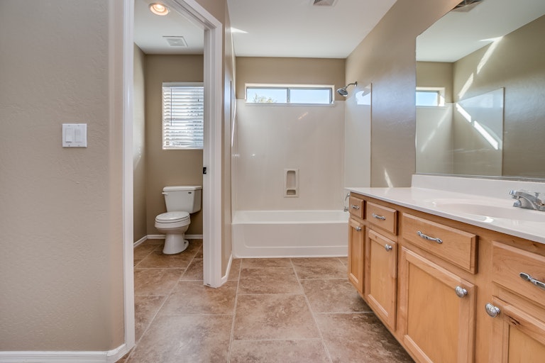 Photo 11 of 20 - 6023 S 21st Dr, Phoenix, AZ 85041