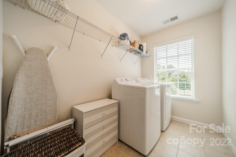 Photo 21 of 38 - 5726 Kildare Ct, Belmont, NC 28012