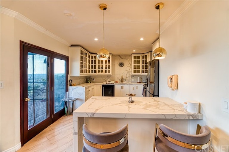 Photo 13 of 36 - 10366 Ormond St, Sunland, CA 91040