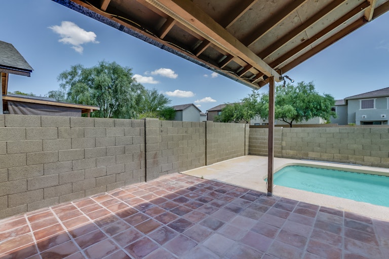 Photo 6 of 34 - 6451 W Lawrence Ln, Glendale, AZ 85302