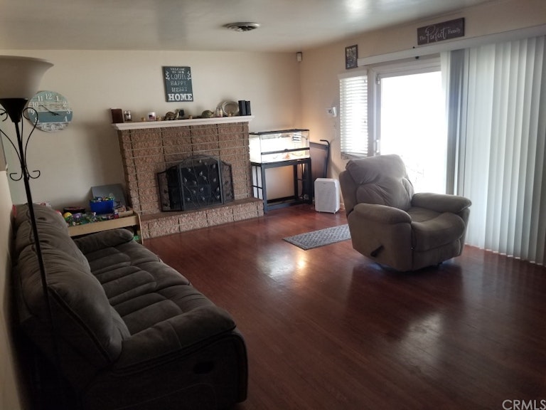 Photo 2 of 6 - 632 Morongo Ave, Banning, CA 92220