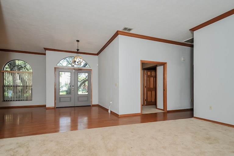 Photo 10 of 40 - 2707 Pine Club Dr, Plant City, FL 33566