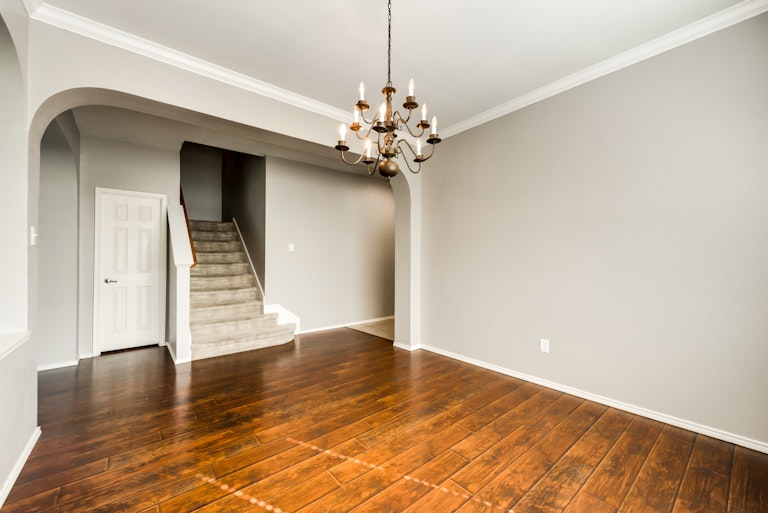 Photo 2 of 33 - 9909 Chadbourne Rd, Fort Worth, TX 76244