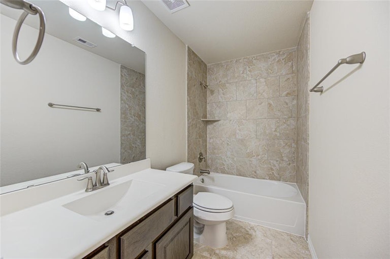 Photo 31 of 34 - 2811 Shadow Woods Ct, Houston, TX 77043