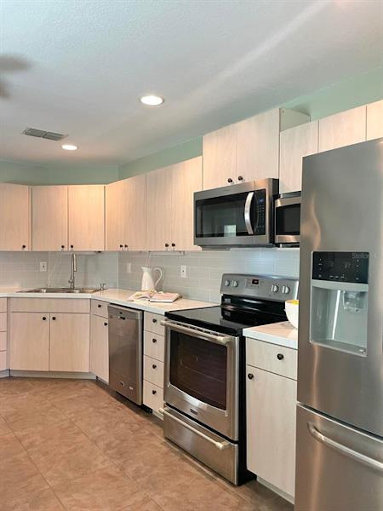 Photo 8 of 55 - 5321 18th Ave S, Gulfport, FL 33707