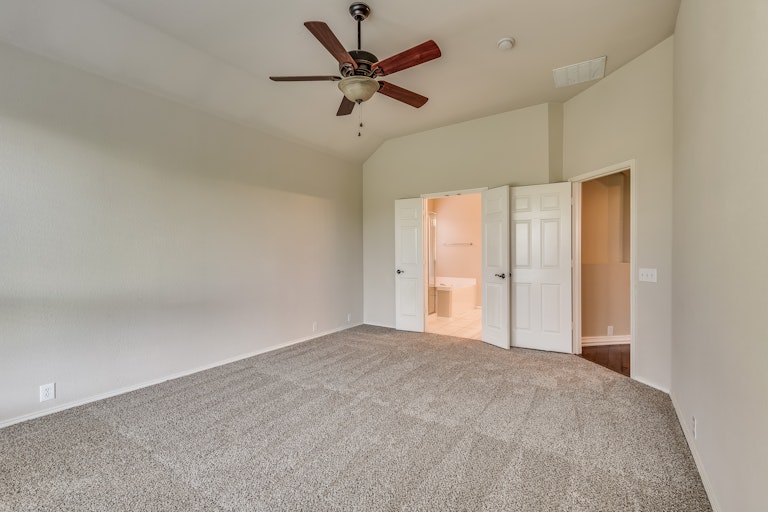 Photo 17 of 32 - 460 Fremont Dr, Rockwall, TX 75087