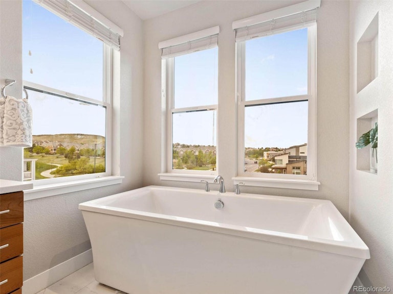 Photo 28 of 40 - 10165 Bellwether Ln, Lone Tree, CO 80124