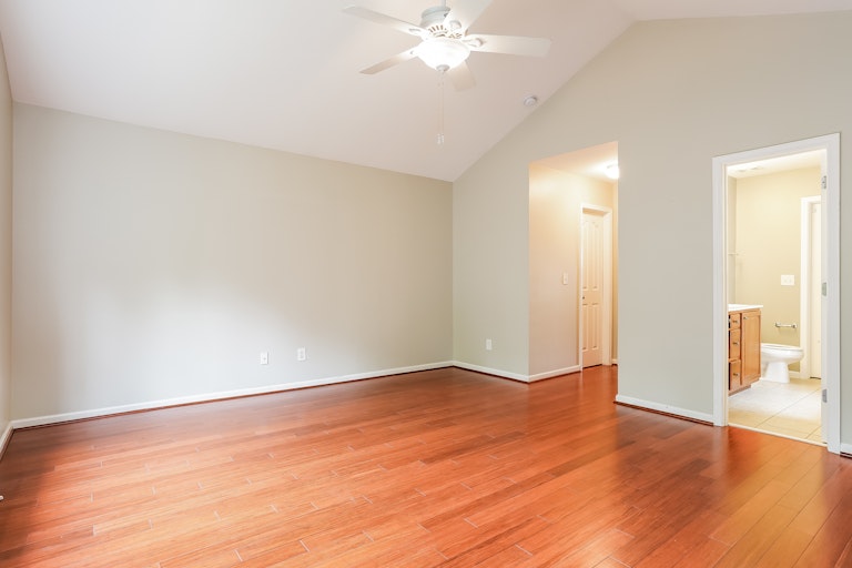 Photo 14 of 23 - 424 Hilltop View St, Cary, NC 27513