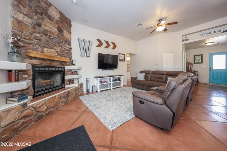 Photo 6 of 33 - 2840 E Darlene Dr, Vail, AZ 85641