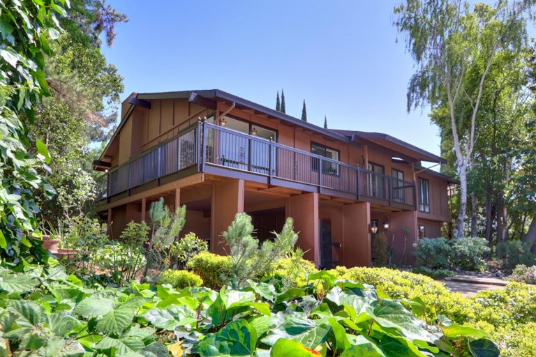 Photo 1 of 70 - 4040 Crondall Dr, Sacramento, CA 95864