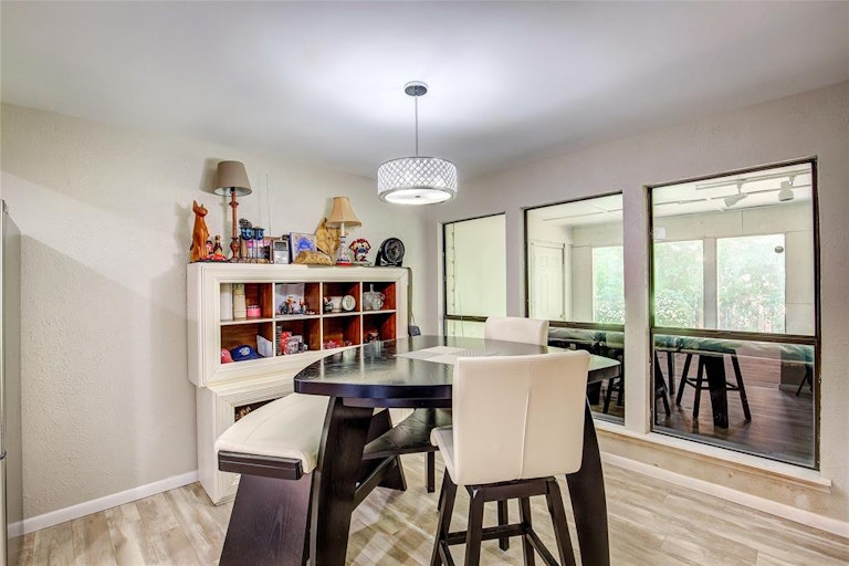 Photo 10 of 39 - 2914 Starboard Dr, Rockwall, TX 75087