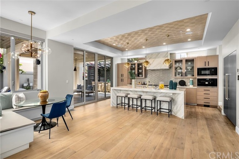 Photo 12 of 56 - 763 11th St, Manhattan Beach, CA 90266