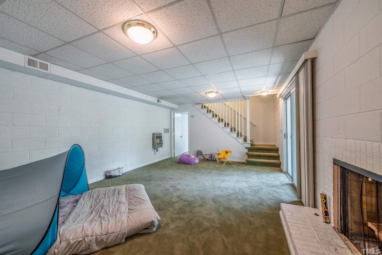 Photo 21 of 30 - 2640 University Dr, Durham, NC 27707