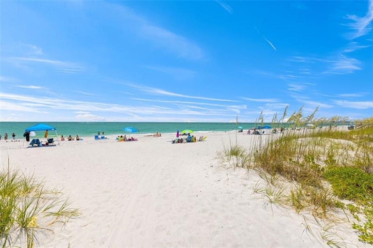 Photo 38 of 52 - 12400 Gulf Blvd #1, Saint Petersburg, FL 33706