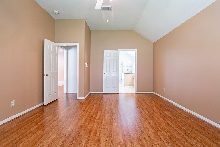 Photo 21 of 26 - 3839 Canton Dr, Pearland, TX 77584